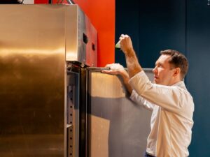 How Do I Find a Reliable Commercial Refrigeration Repair Company Near Me?